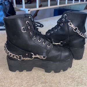 T.U.K black chain womans 7